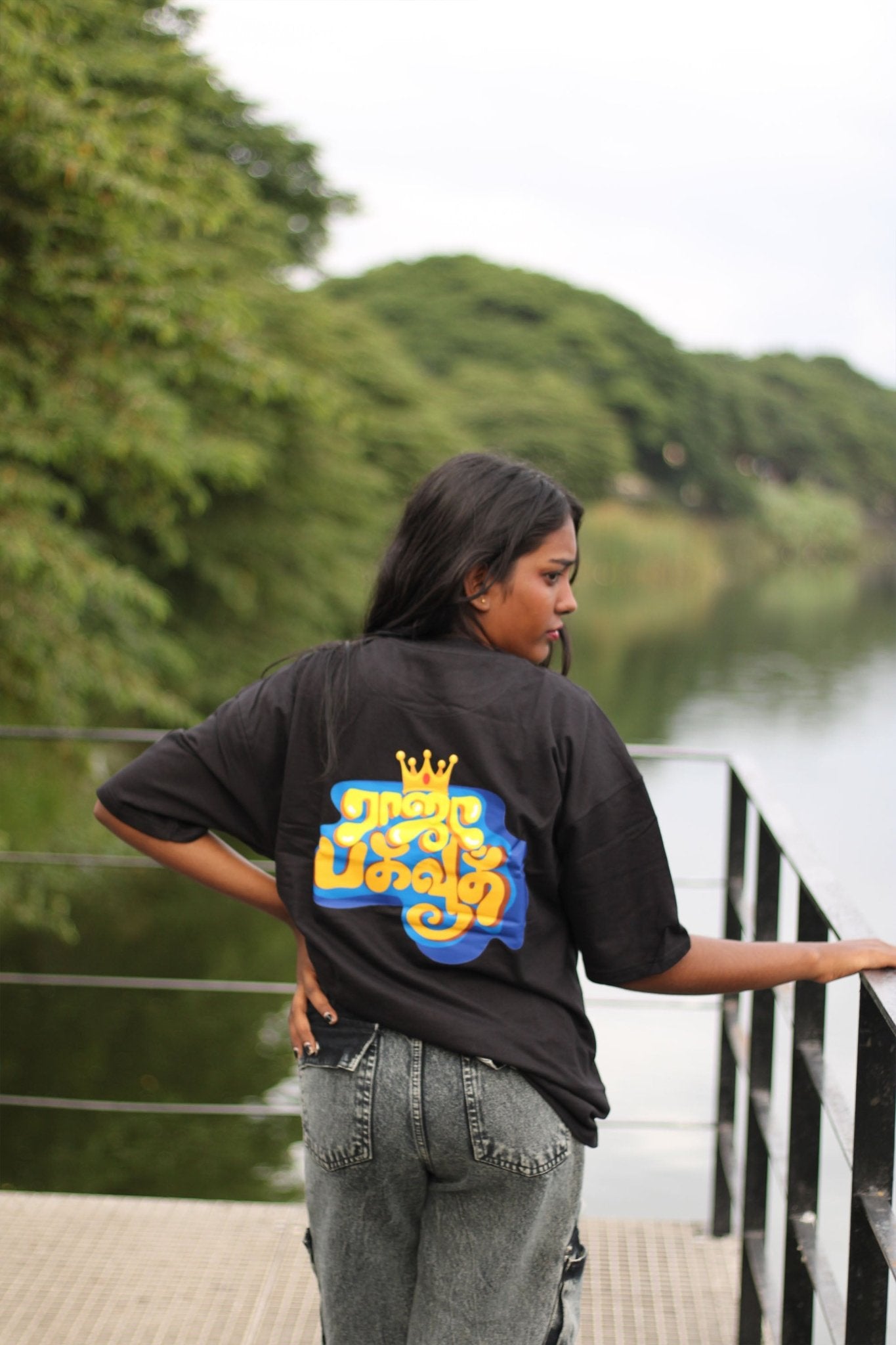 Unisex oversized black t-shirt 350 GSM drop - shoulder – Blue Nova India